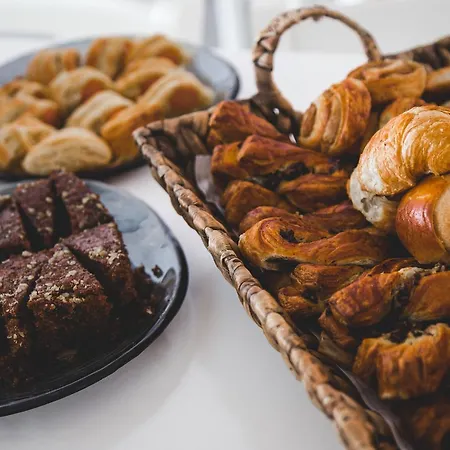 Island Boutique Готель