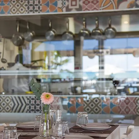 Island Boutique Ларнака