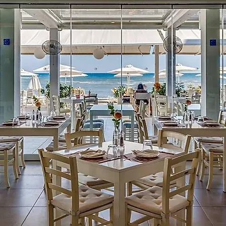 Island Boutique 4*