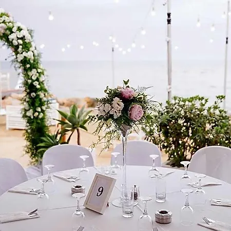 Island Boutique 4*