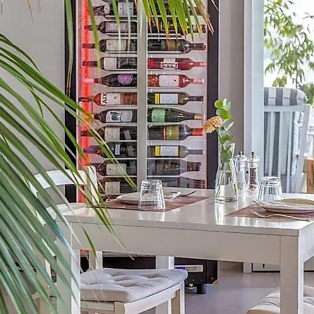 Island Boutique 4*