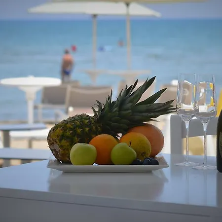 Island Boutique 4*