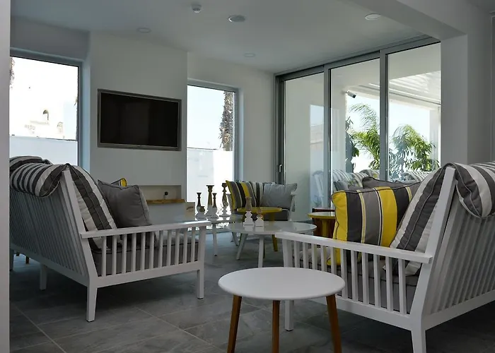 Szálloda Island Boutique Lárnaka